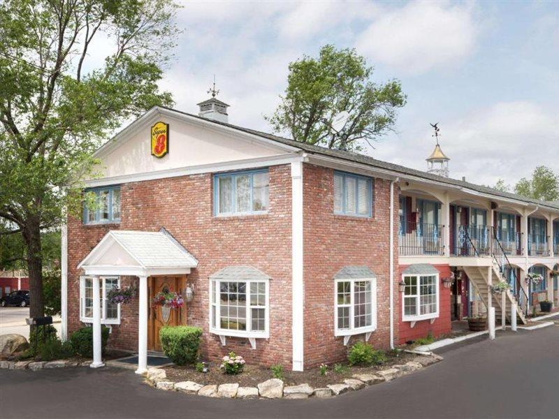 Hotel Super 8 By Wyndham Sturbridge Extérieur photo