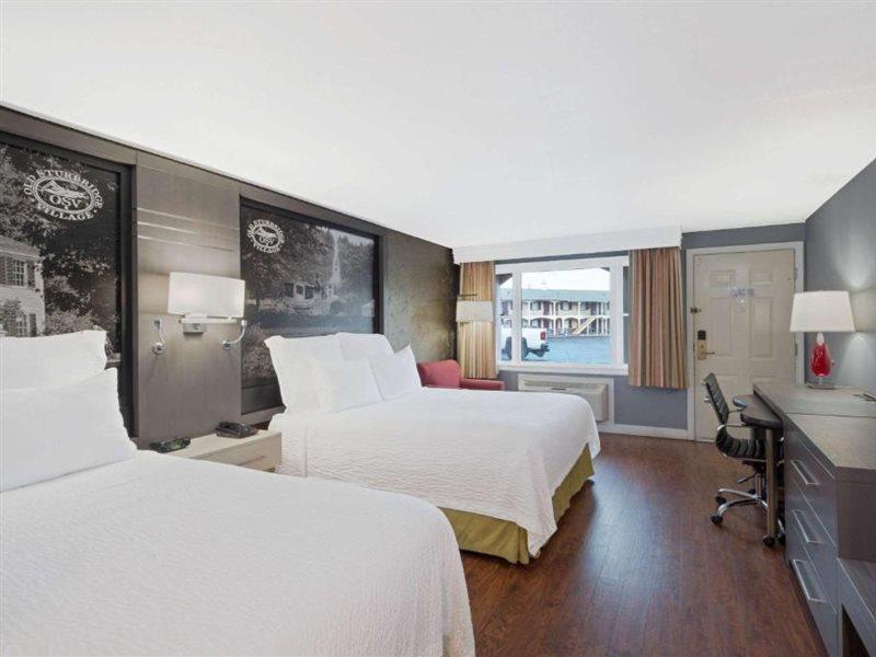 Hotel Super 8 By Wyndham Sturbridge Extérieur photo