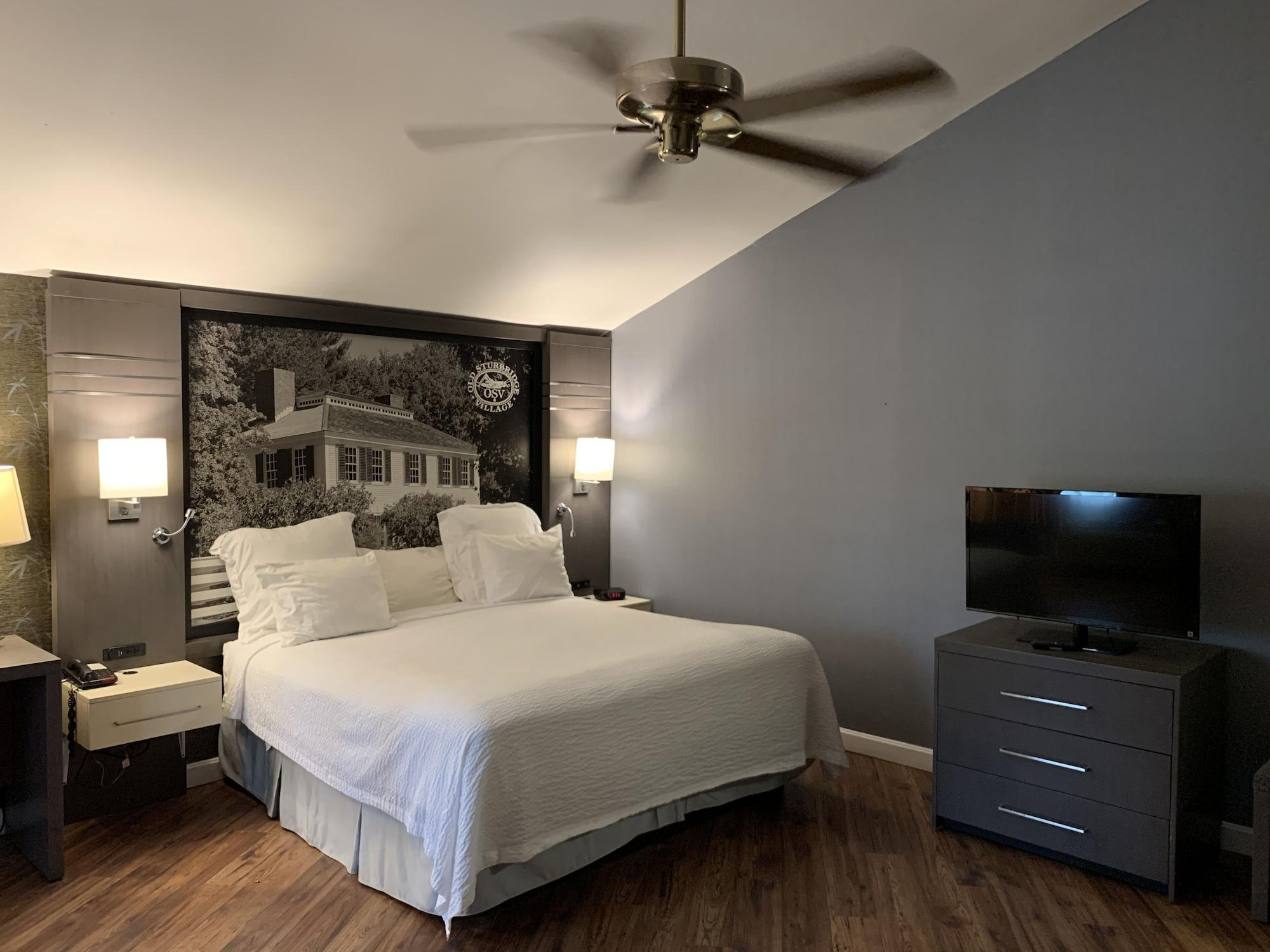 Hotel Super 8 By Wyndham Sturbridge Extérieur photo
