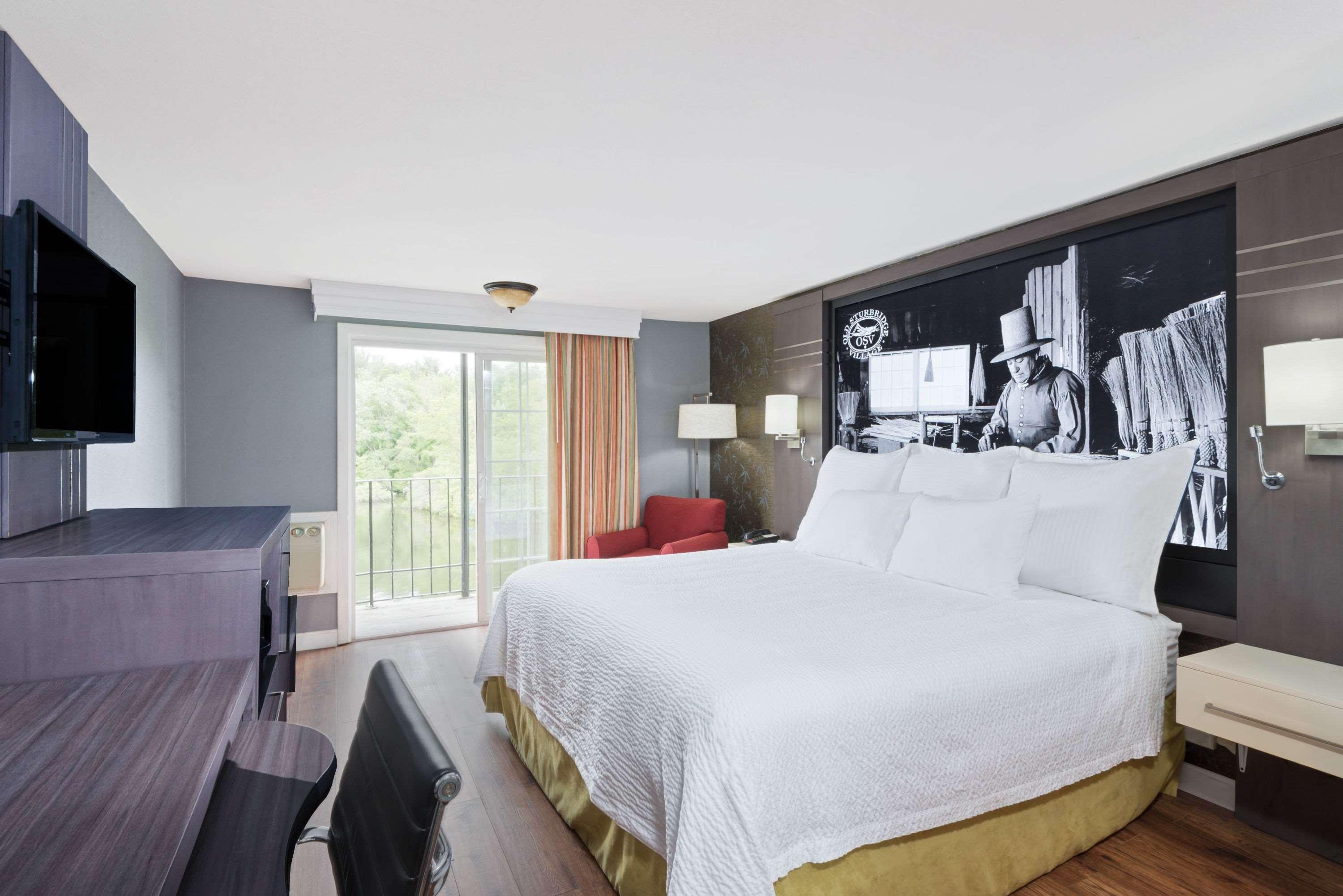 Hotel Super 8 By Wyndham Sturbridge Extérieur photo
