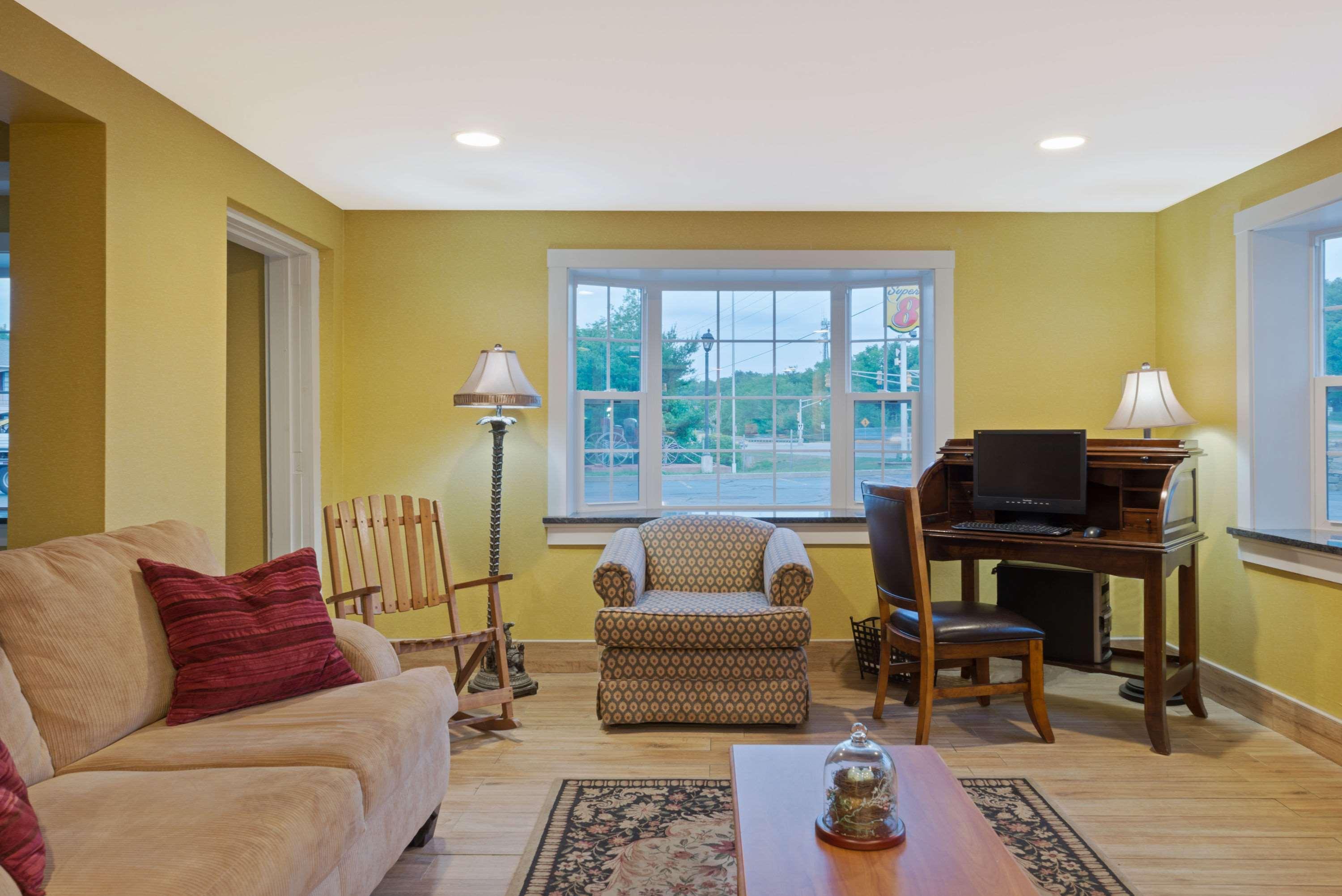 Hotel Super 8 By Wyndham Sturbridge Extérieur photo