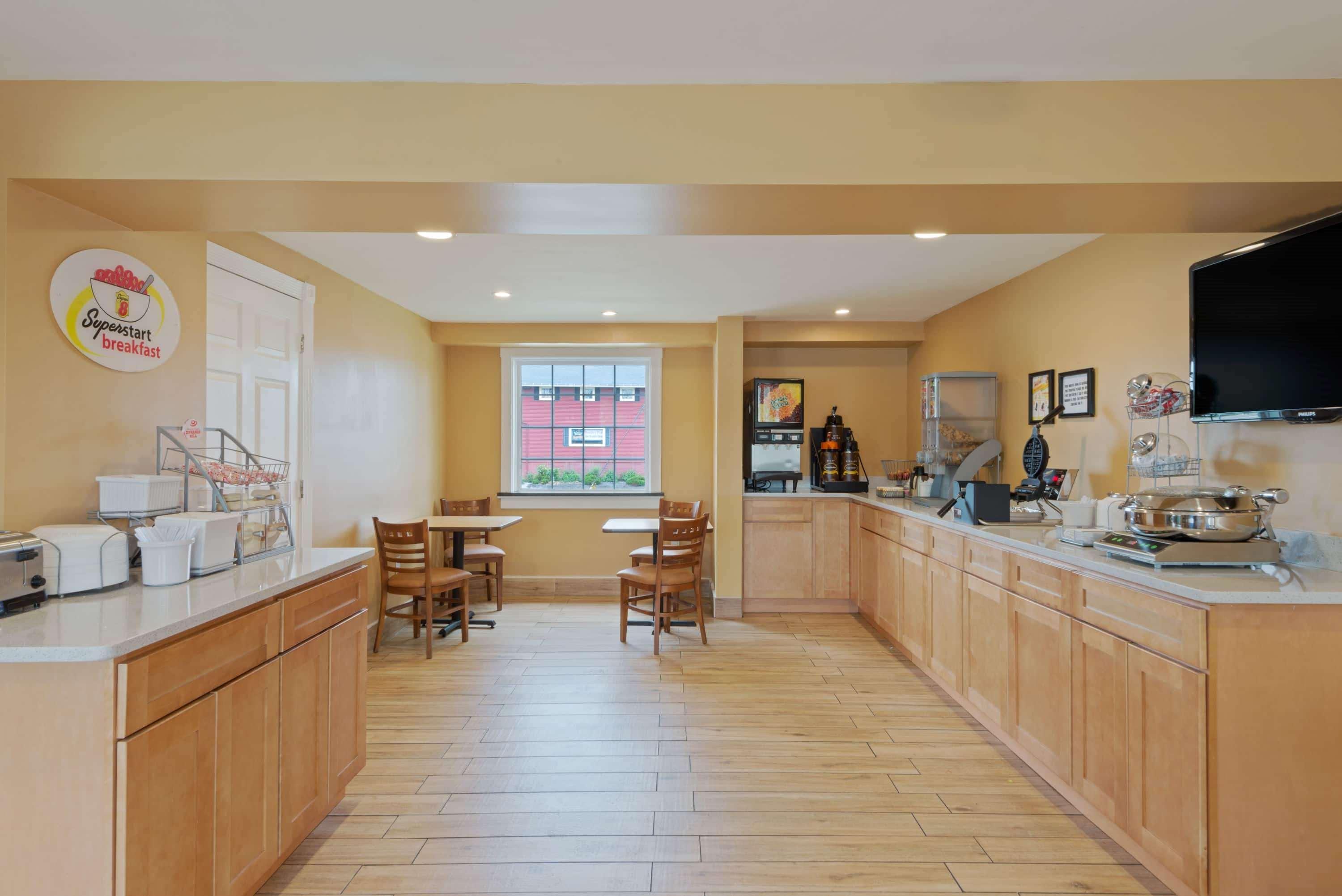 Hotel Super 8 By Wyndham Sturbridge Extérieur photo