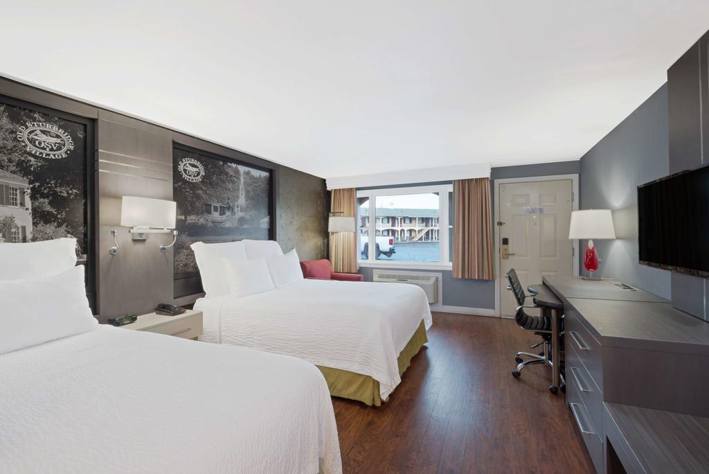 Hotel Super 8 By Wyndham Sturbridge Extérieur photo