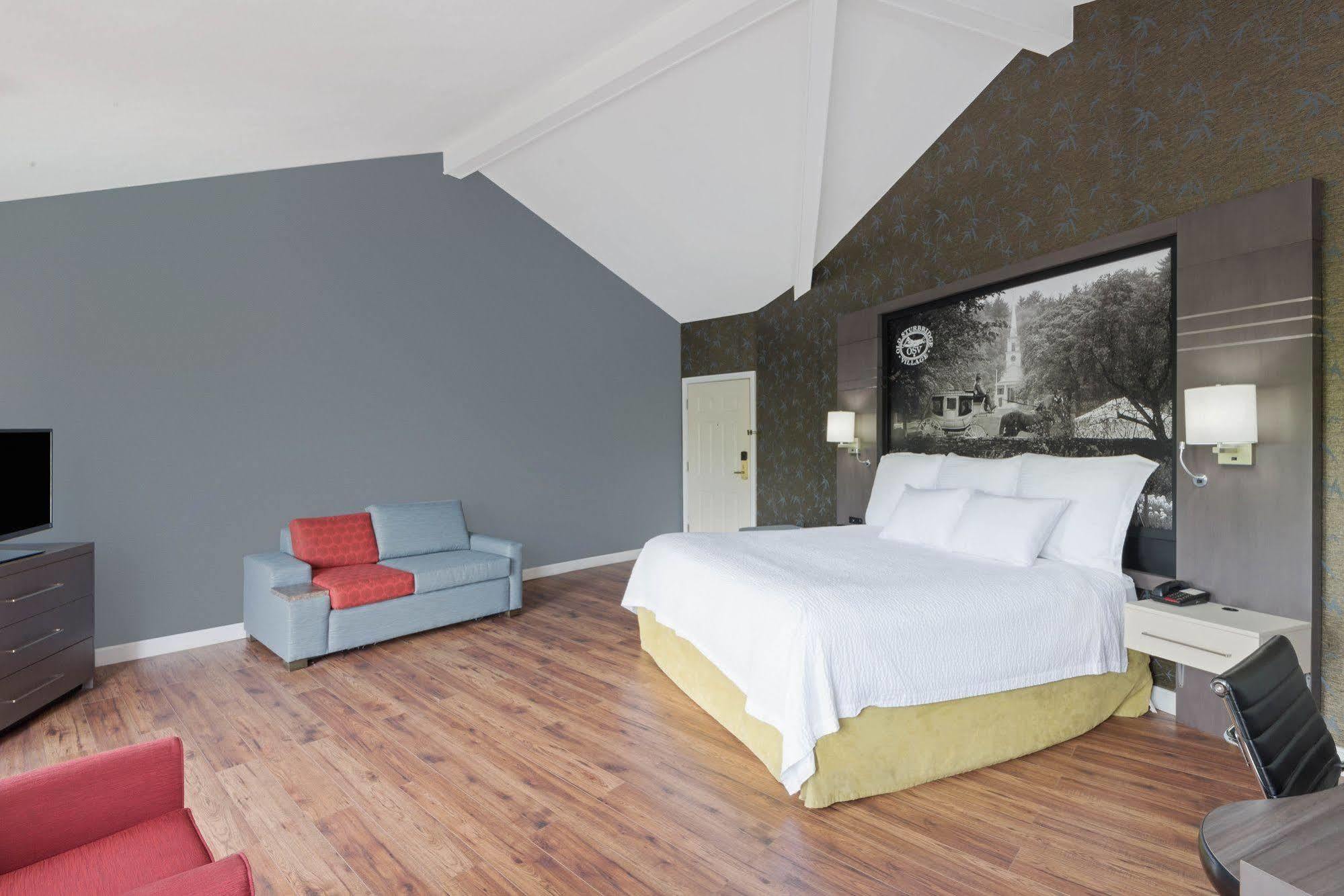 Hotel Super 8 By Wyndham Sturbridge Extérieur photo