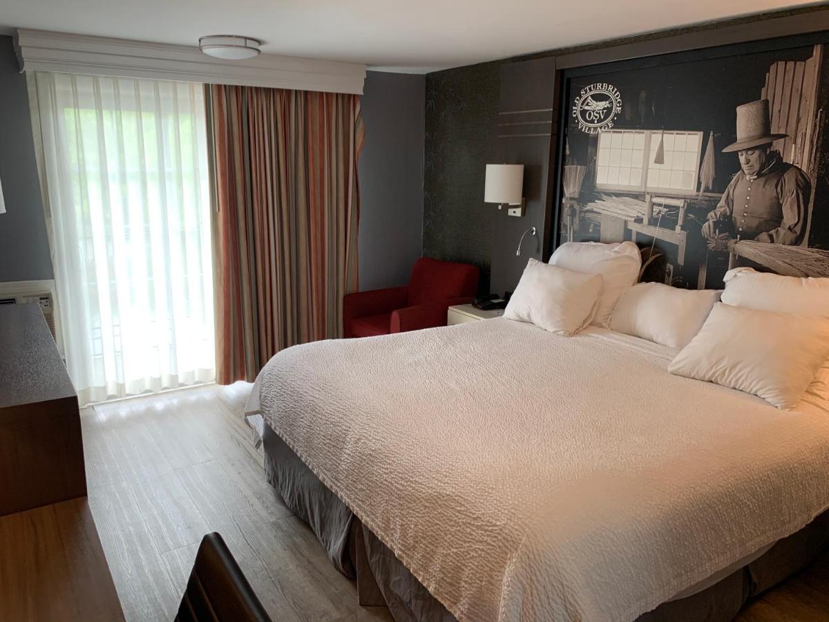 Hotel Super 8 By Wyndham Sturbridge Extérieur photo